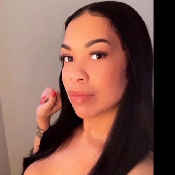 Meet the Posher Other - Meet your Posher, Valerie